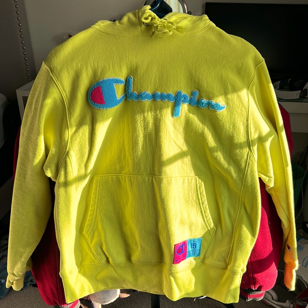 REVERSE WEAVE SCRIPT HOODIE